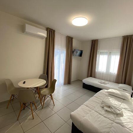 بوتوس Opalium Beach Front Suites المظهر الخارجي الصورة