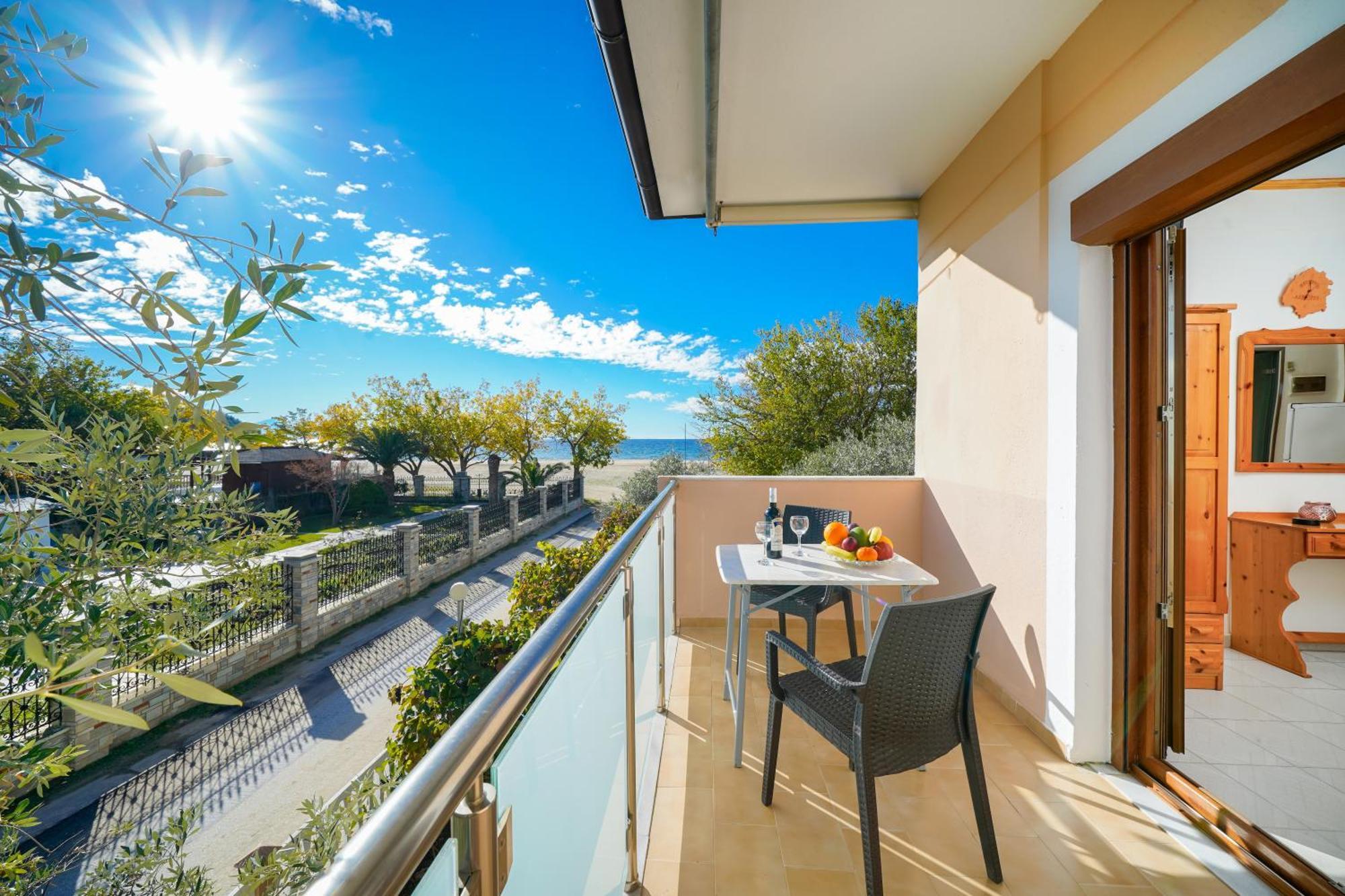 بوتوس Opalium Beach Front Suites المظهر الخارجي الصورة