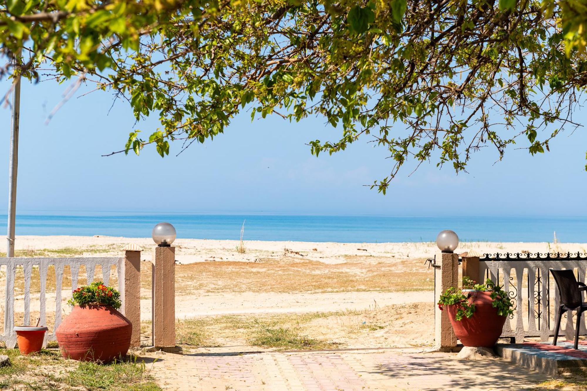 بوتوس Opalium Beach Front Suites المظهر الخارجي الصورة