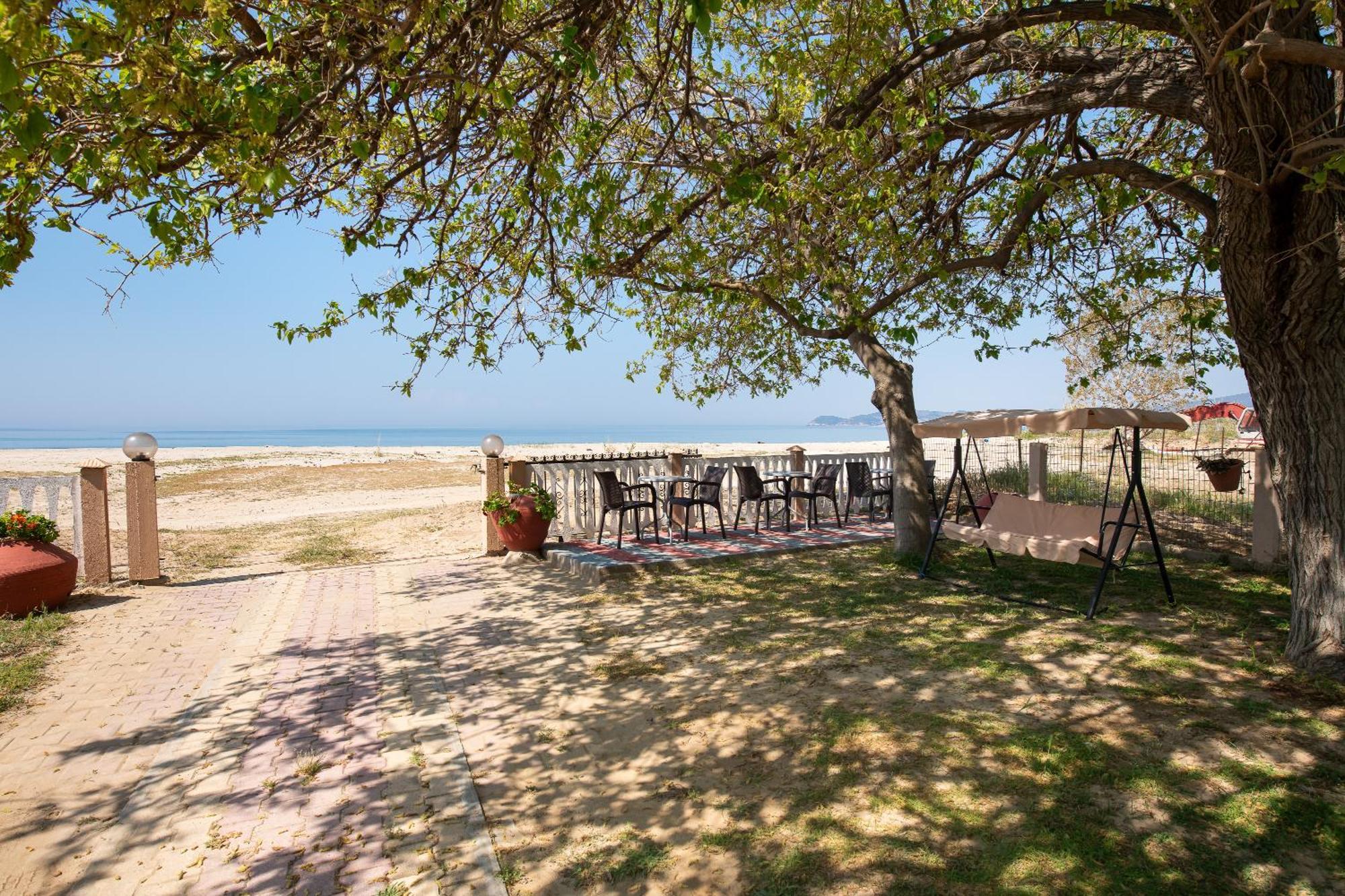 بوتوس Opalium Beach Front Suites المظهر الخارجي الصورة