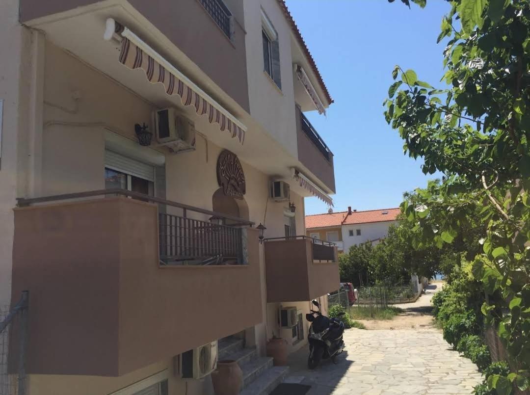 بوتوس Opalium Beach Front Suites المظهر الخارجي الصورة