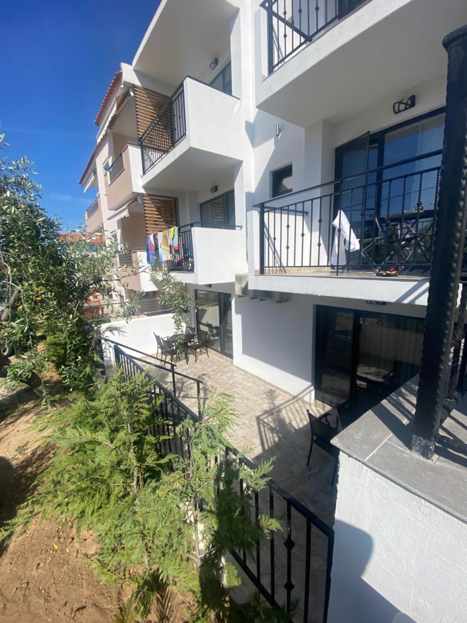 بوتوس Opalium Beach Front Suites المظهر الخارجي الصورة