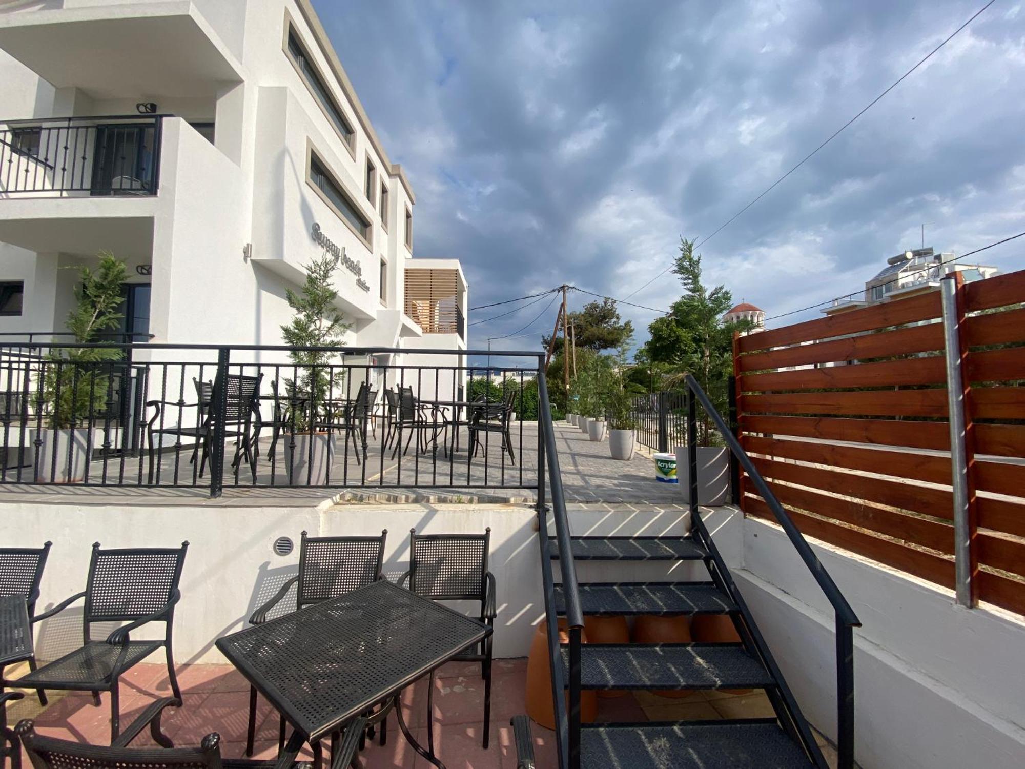 بوتوس Opalium Beach Front Suites المظهر الخارجي الصورة