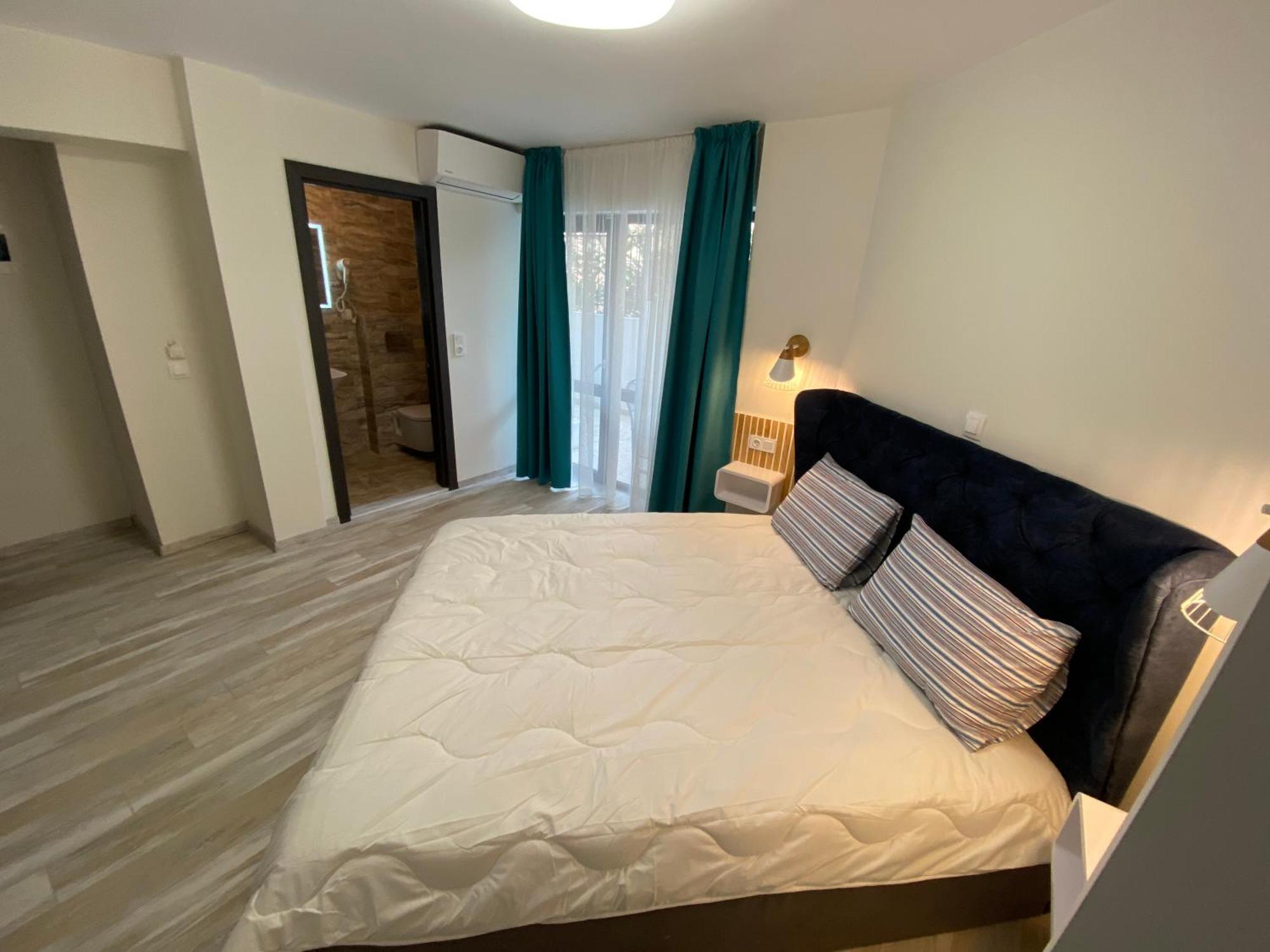 بوتوس Opalium Beach Front Suites المظهر الخارجي الصورة