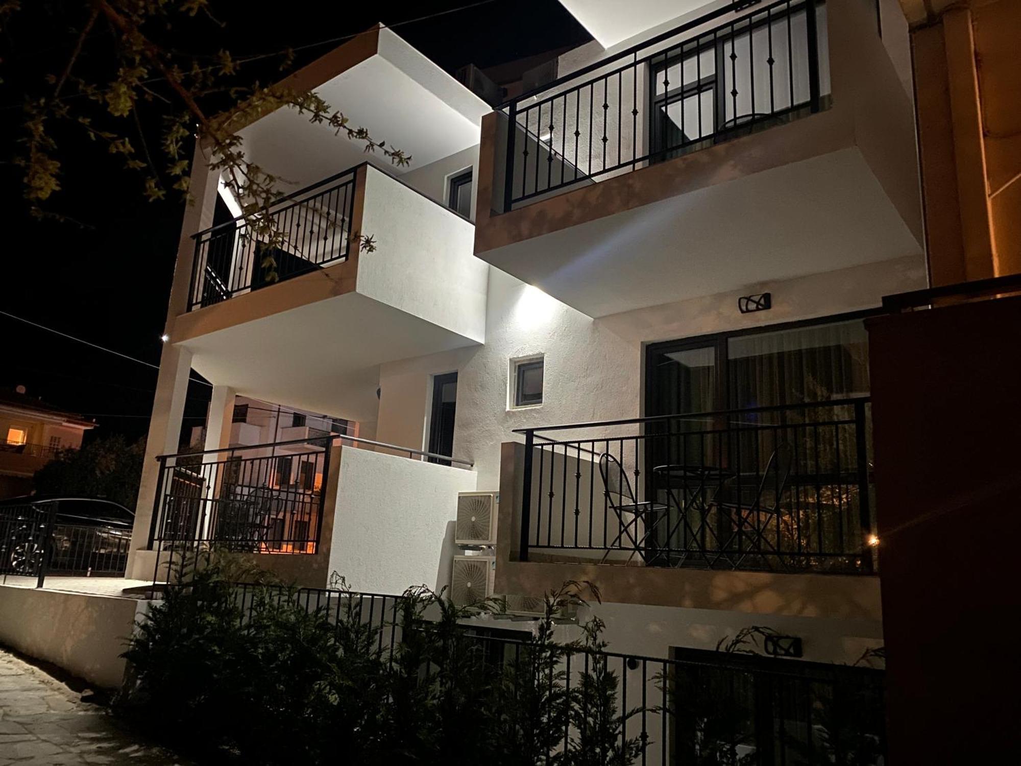 بوتوس Opalium Beach Front Suites المظهر الخارجي الصورة