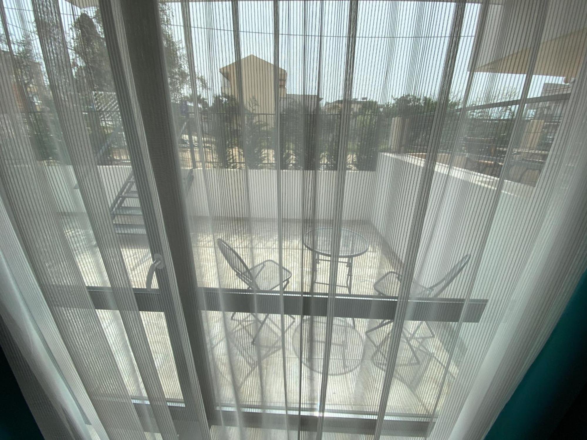 بوتوس Opalium Beach Front Suites المظهر الخارجي الصورة