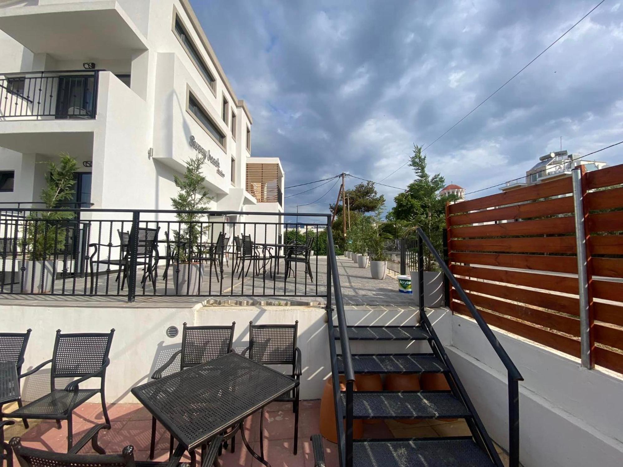 بوتوس Opalium Beach Front Suites المظهر الخارجي الصورة