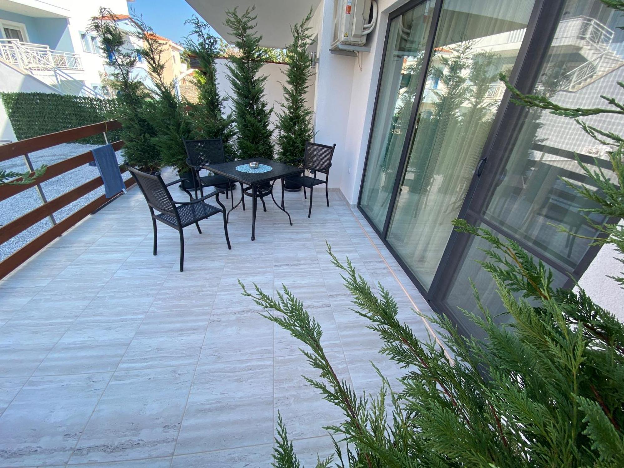 بوتوس Opalium Beach Front Suites المظهر الخارجي الصورة