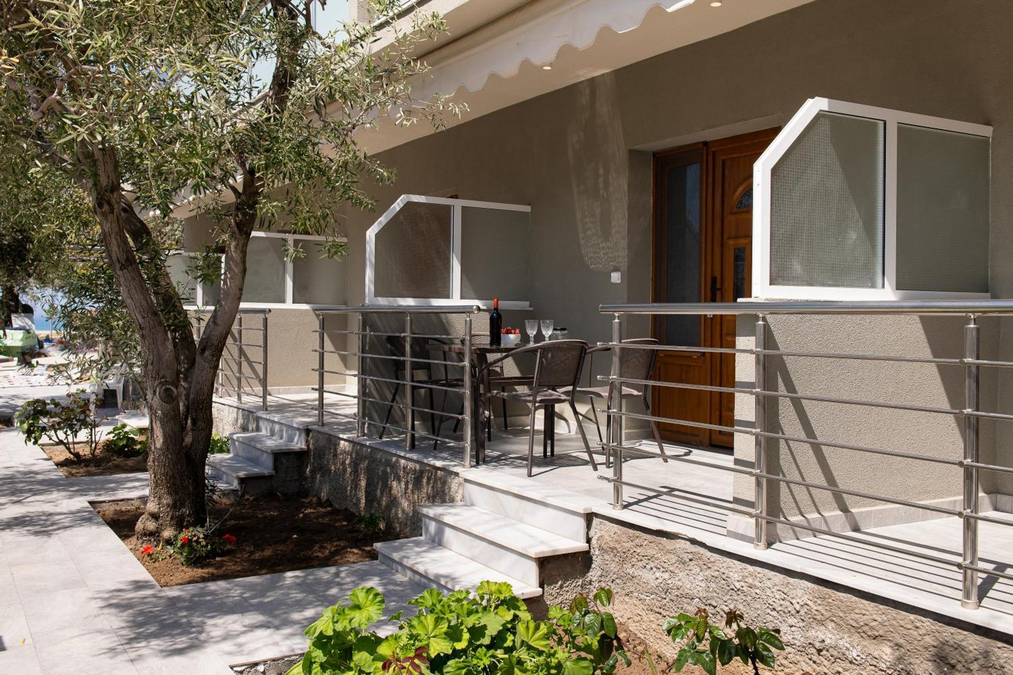 بوتوس Opalium Beach Front Suites المظهر الخارجي الصورة