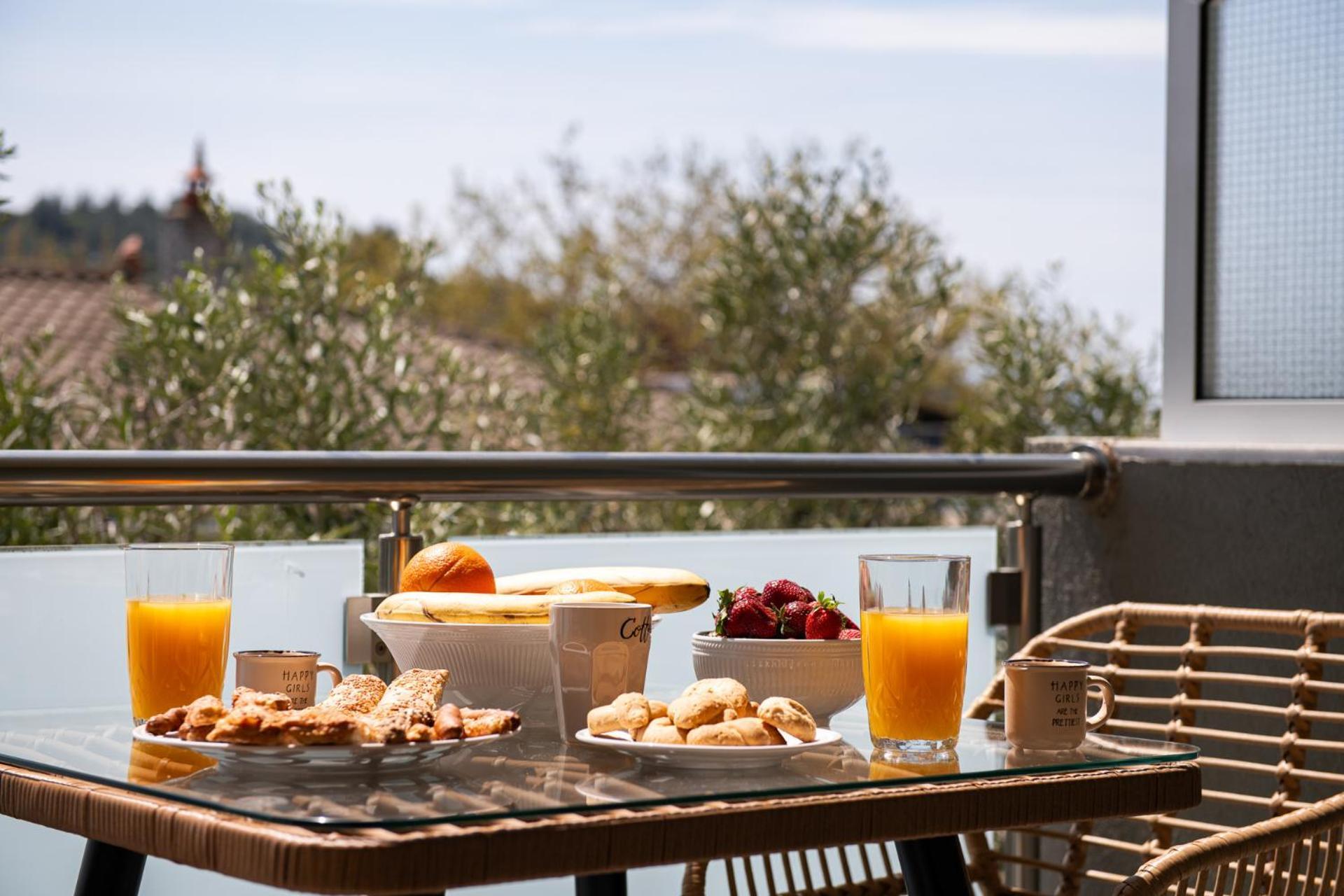 بوتوس Opalium Beach Front Suites المظهر الخارجي الصورة